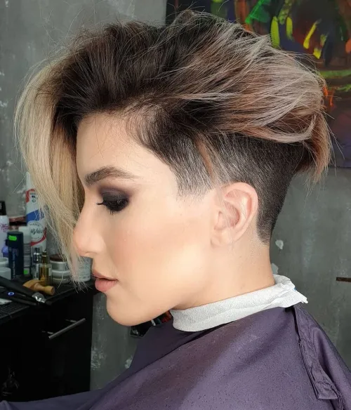 13. Ombre auf kurzer Undercut-Frisur