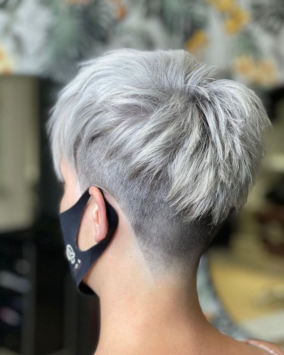 13 Kurze platinblonde Haarideen zur Inspiration für deinen nächsten Salonbesuch 🤍