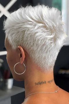 13 Kurze platinblonde Haarideen zur Inspiration für deinen nächsten Salonbesuch 🤍