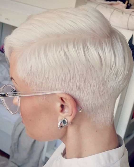 13 Kurze platinblonde Haarideen zur Inspiration für deinen nächsten Salonbesuch 🤍