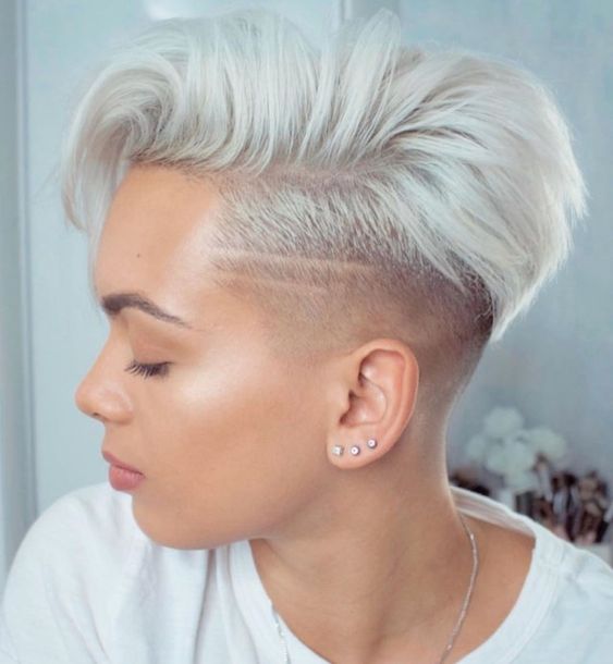 13 Kurze platinblonde Haarideen zur Inspiration für deinen nächsten Salonbesuch 🤍