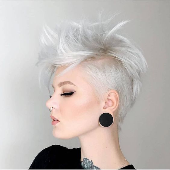 13 Kurze platinblonde Haarideen zur Inspiration für deinen nächsten Salonbesuch 🤍