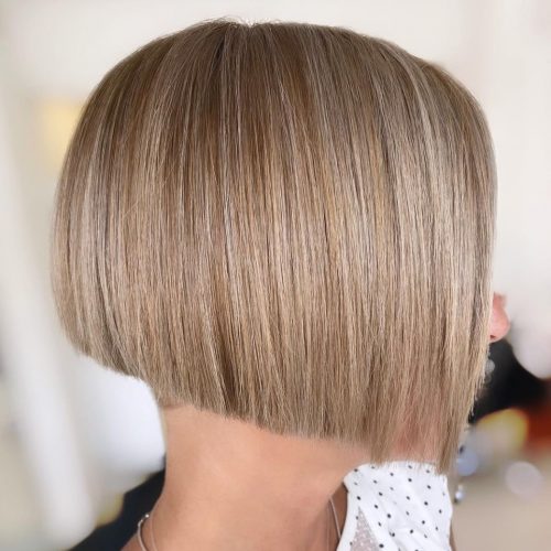 13. Undercut Bob Haircut mit V-Cut Nacken