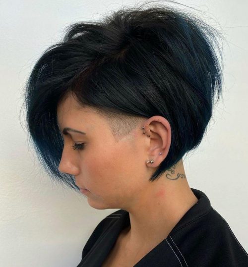 21. Seitlicher Undercut Bob