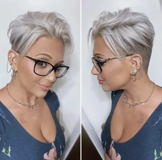 20 Einzigartige und Stilvolle Undercut Kurzhaarfrisuren für Frauen