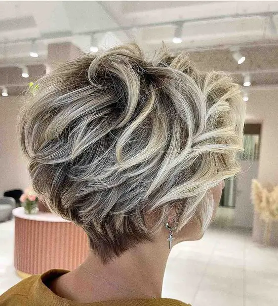 Die besten Kurzhaarfrisuren ab 40: Zeitlos schön und stilvoll