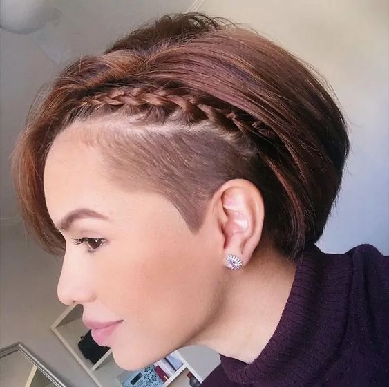 24 Süßeste Flechtfrisuren für kurze Haare & Undercuts