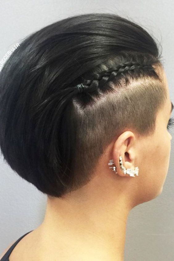 24 Süßeste Flechtfrisuren für kurze Haare & Undercuts