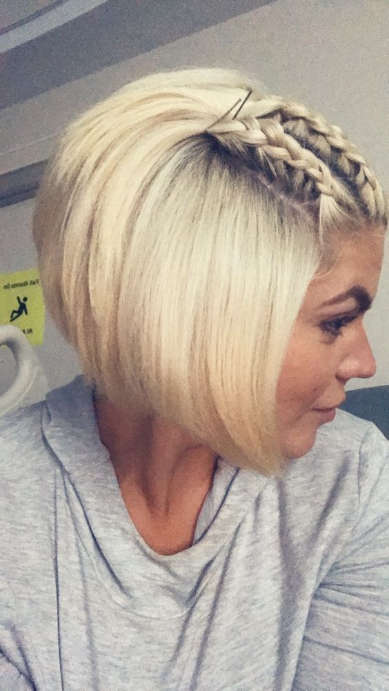 24 Süßeste Flechtfrisuren für kurze Haare & Undercuts