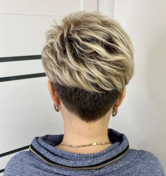 20 Einzigartige und Stilvolle Undercut Kurzhaarfrisuren für Frauen