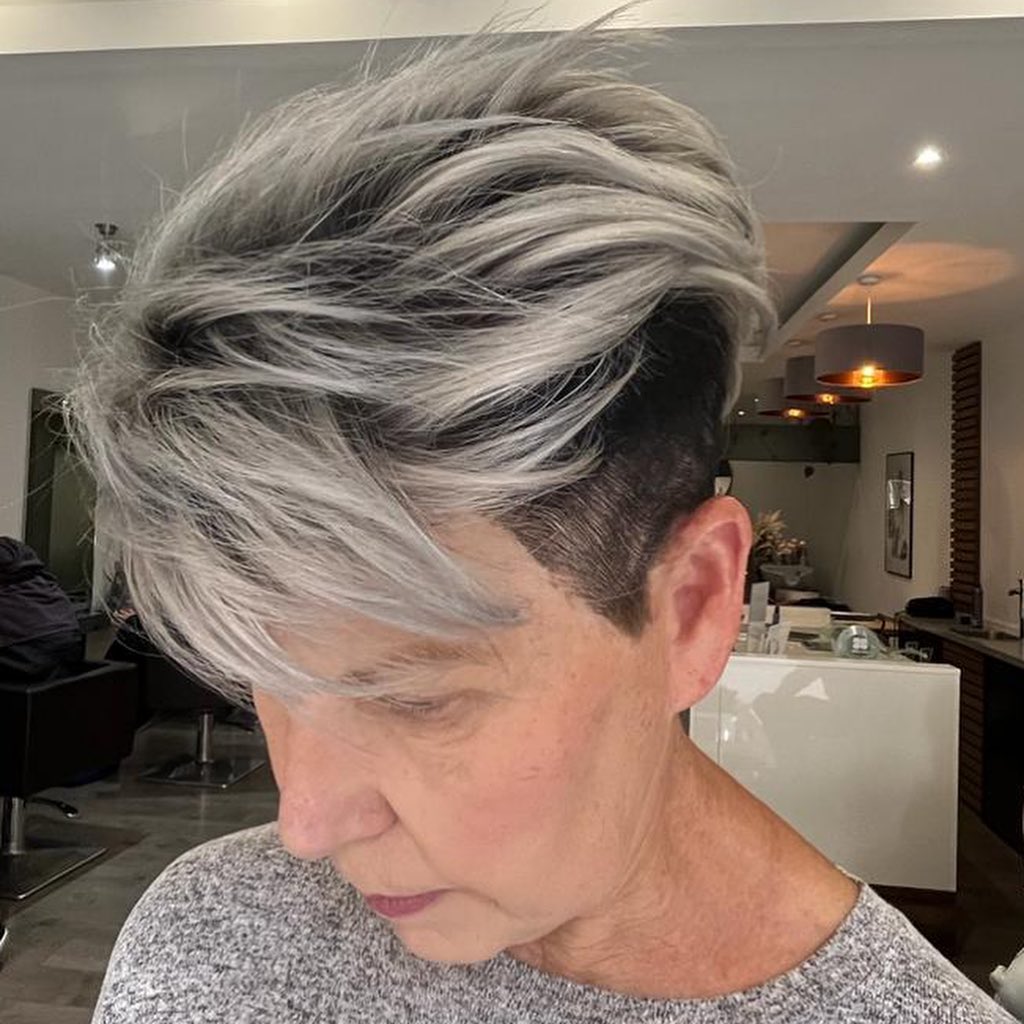 24 der schönsten Irokesenfrisuren von heute