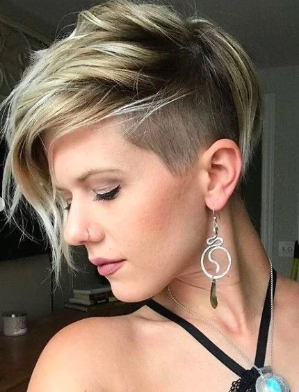 kurzehaare, kurzehaarschnitt, pixiehaircut, pixiehairstyle, bobhairstyles, kurzehaarstyle, frisurendamen, pixie, bob