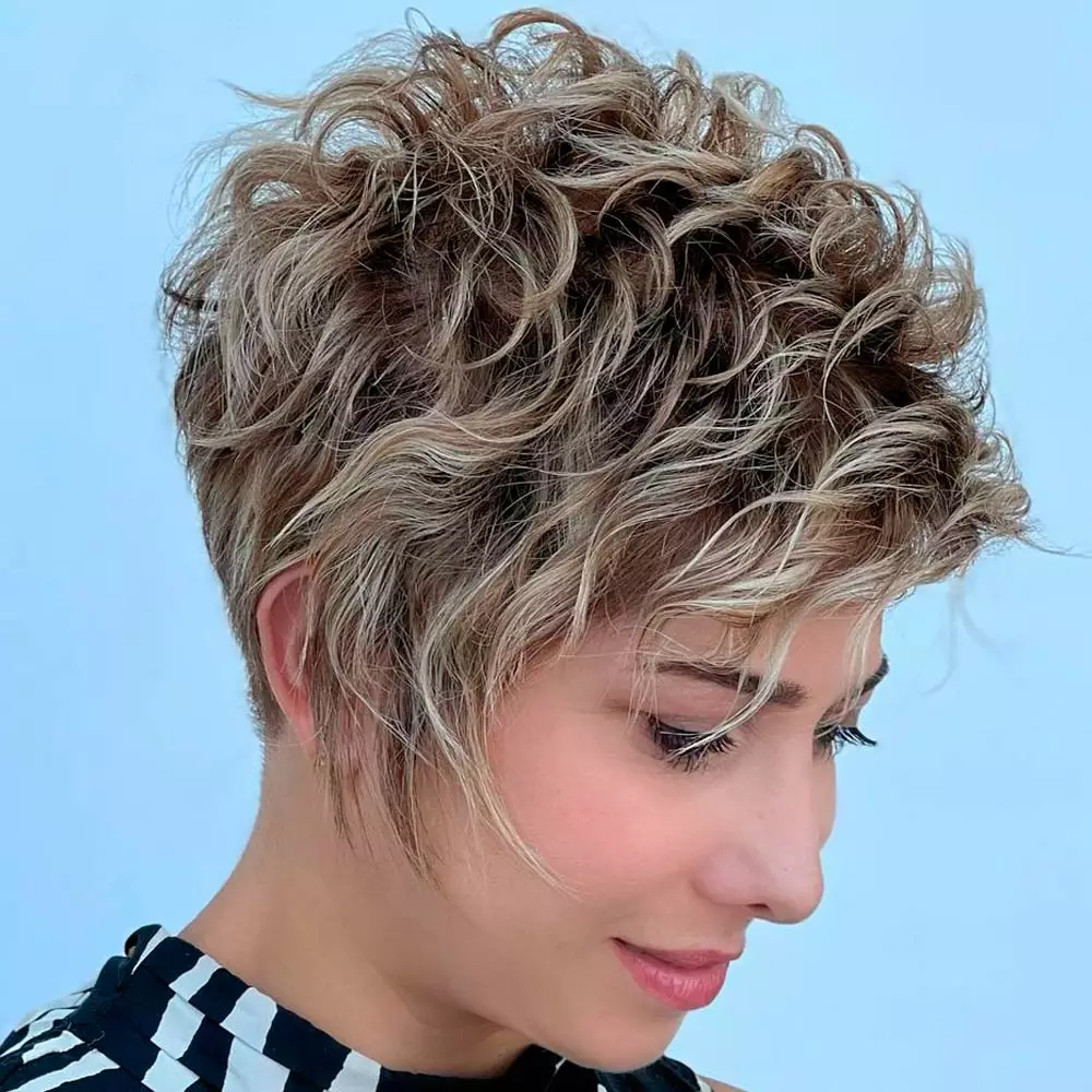 23 Styles und Schnitte für lockiges Haar