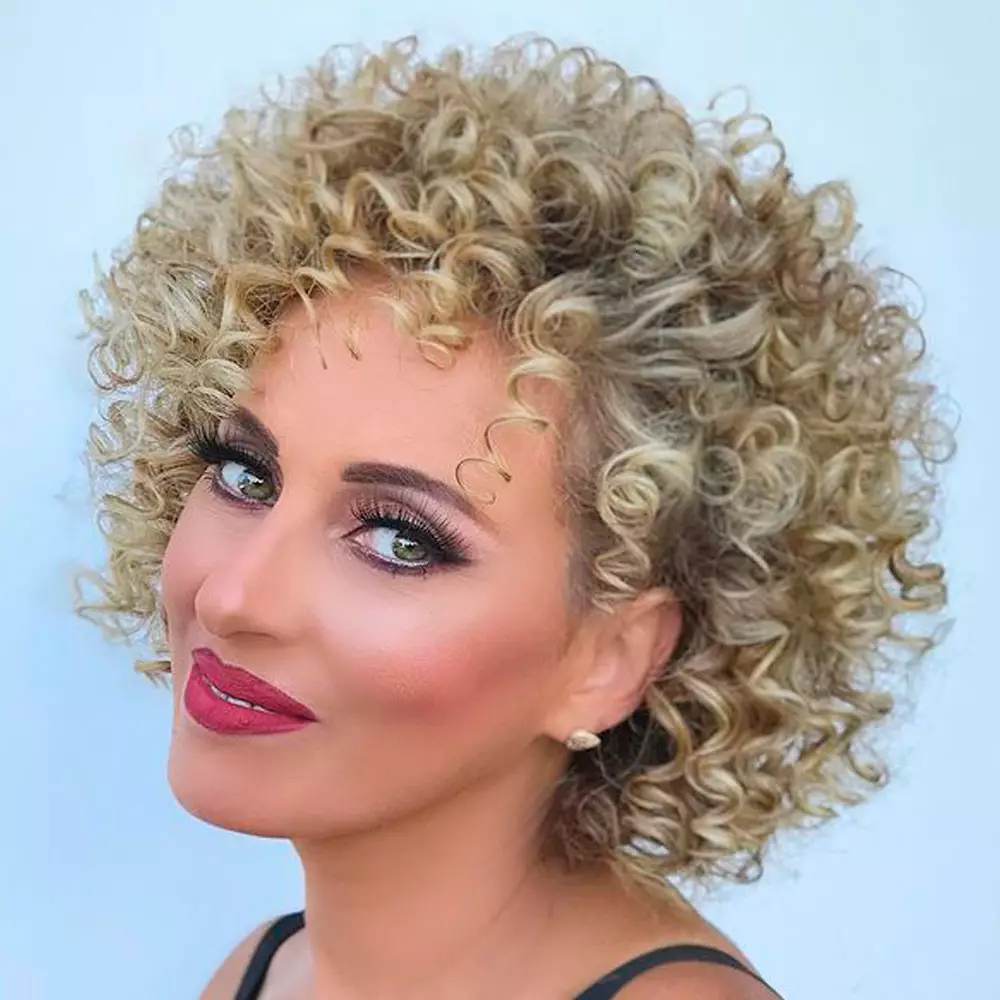 23 Styles und Schnitte für lockiges Haar