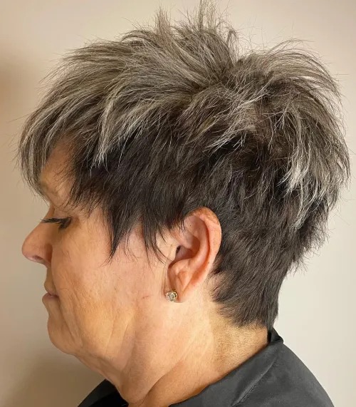 Inspirationen für den stacheligen Pixie-Schnitt Spiegeln Sie Ihren Stil wider