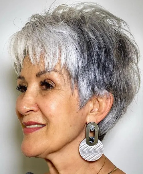 Inspirationen für den stacheligen Pixie-Schnitt Spiegeln Sie Ihren Stil wider