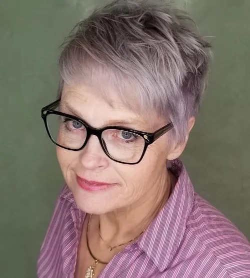Inspirationen für den stacheligen Pixie-Schnitt Spiegeln Sie Ihren Stil wider