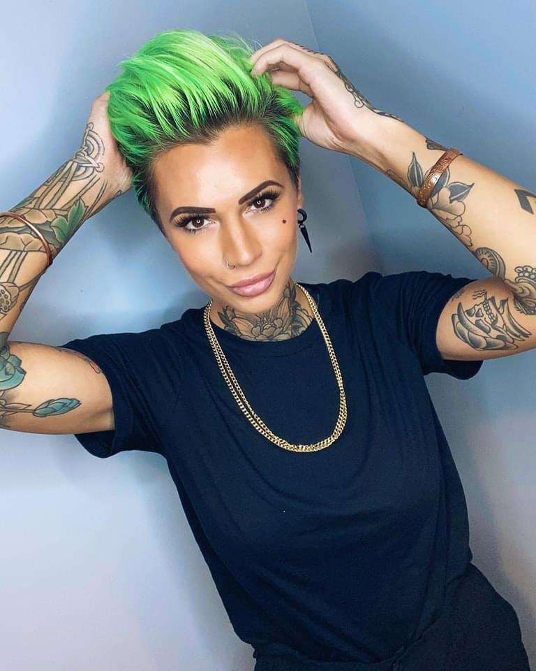 Neue Frisuren und Haarfarben ausprobieren: Ein Leitfaden für frische Looks