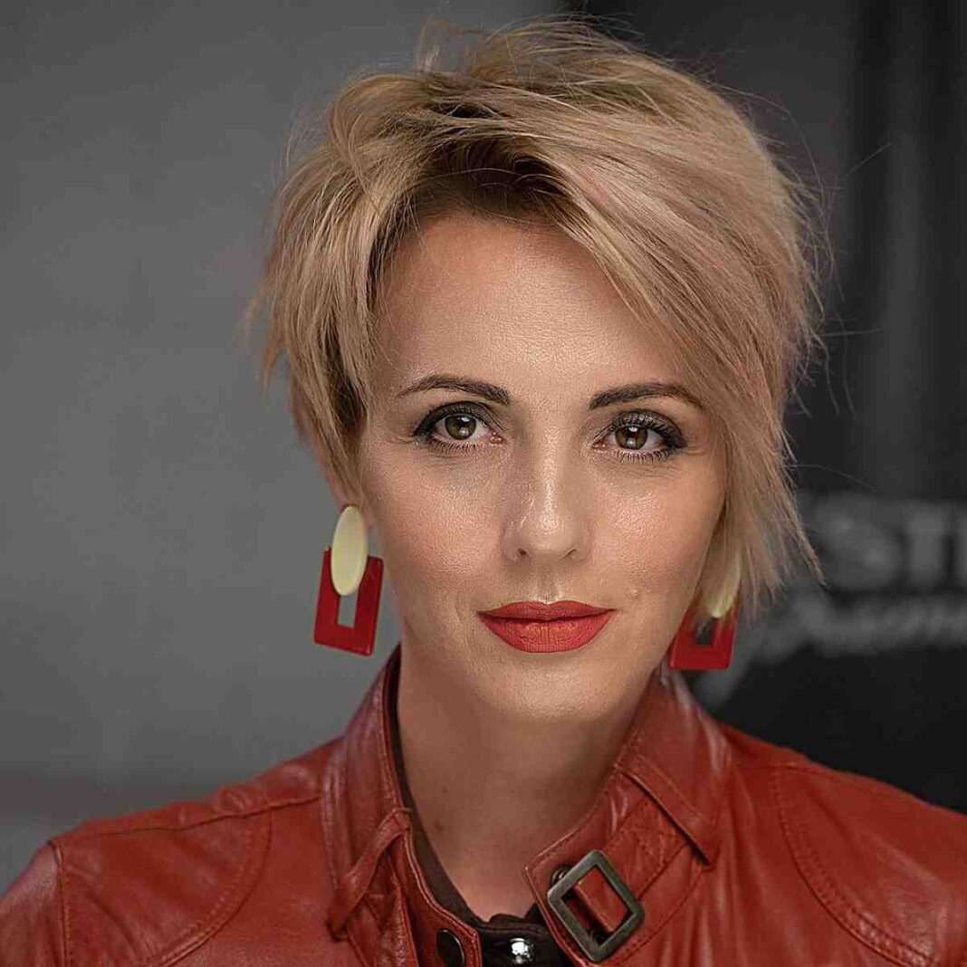 Die 20 coolsten Kurzhaarfrisuren für Frauen über 40 im Jahr 2025