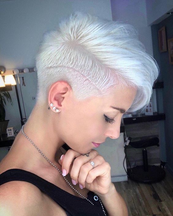 20 beliebte Pixie Cut Looks, die Sie 2025 sofort lieben werden