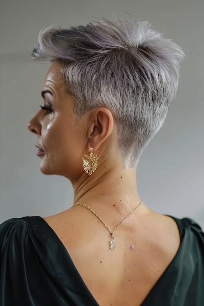 20 Frisuren für ältere Frauen mit grauem, feinem, geradem oder lockigem Haar