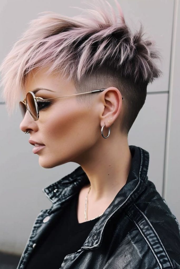25 kurze Pixie-Haarschnitte 2025: Trends für Frauen mit feinem, dickem, glattem oder lockigem Haar