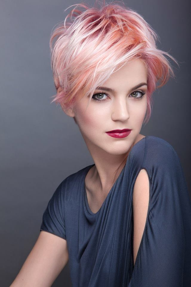 Die Haarfarben des Frühlings 2025: Glänzende Trends für Ihren Look