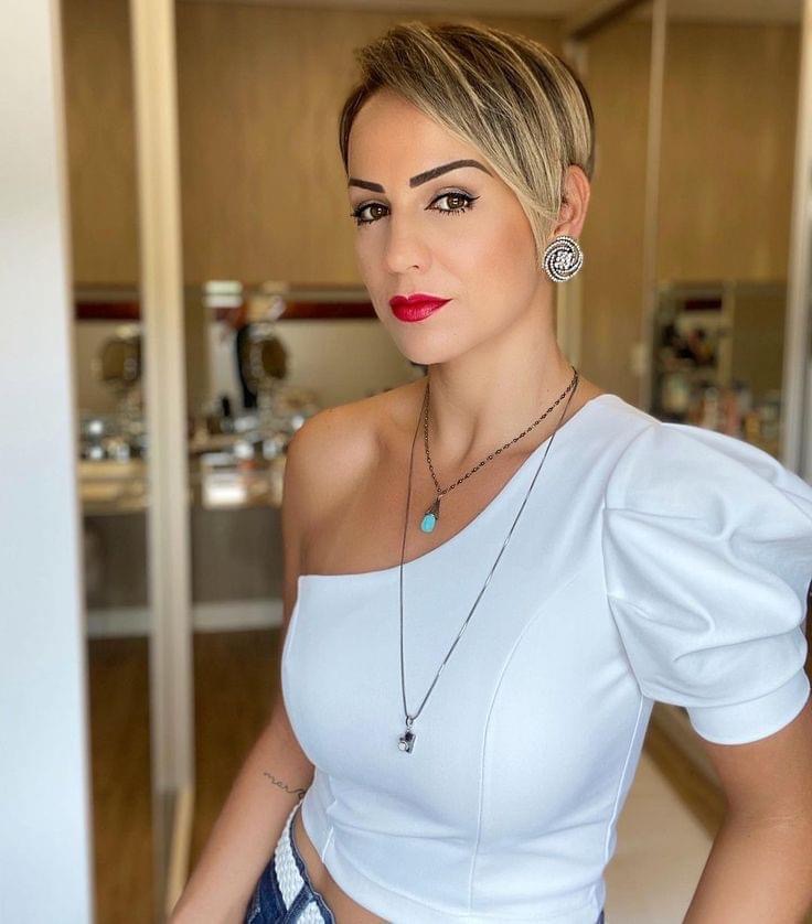 Kurz geschnitten, selbstbewusst aufgetreten! Diese Looks zeigen: Mut steht dir! Lass dich inspirieren und finde deinen neuen Lieblingsschnitt.
