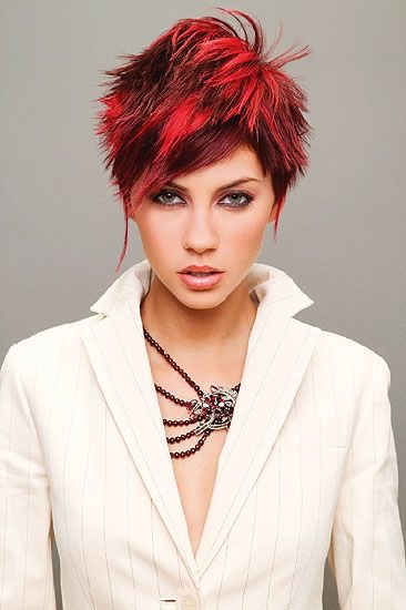 Kurz geschnitten, selbstbewusst aufgetreten! Diese Looks zeigen: Mut steht dir! Lass dich inspirieren und finde deinen neuen Lieblingsschnitt.