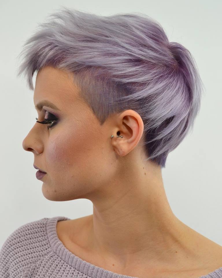 Die Haarfarben des Frühlings 2025: Glänzende Trends für Ihren Look