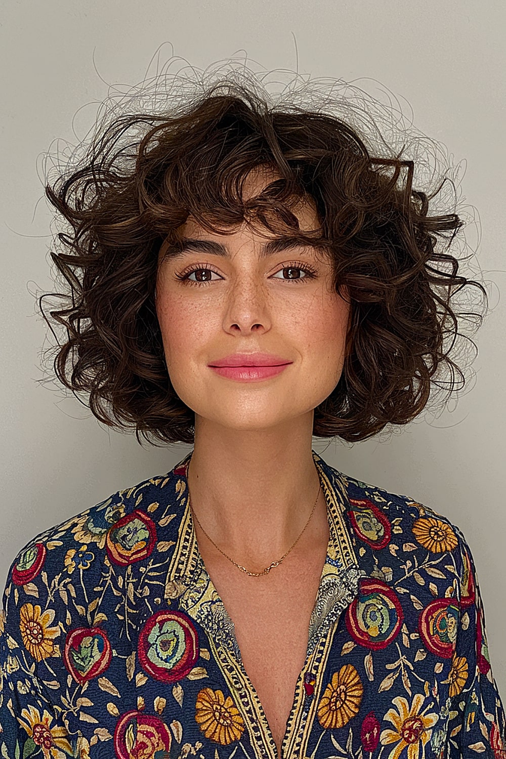 Schicke kurze Bob-Frisuren mit Schichten, die Sie 2025 ausprobieren sollten