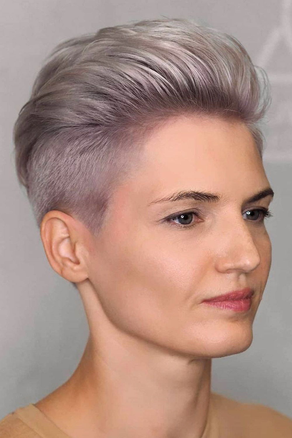 Pflegeleicht und stilvoll: Sommerfreundliche Kurzhaarfrisuren mit Charakter