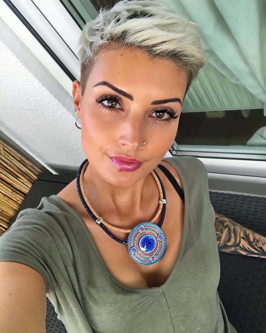 Pixie-Power deluxe: jejojejo87s kreative Kurzhaar-Visionen zwischen Strukturen & Farbträumen