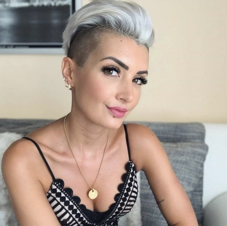 Pixie-Power deluxe: jejojejo87s kreative Kurzhaar-Visionen zwischen Strukturen & Farbträumen