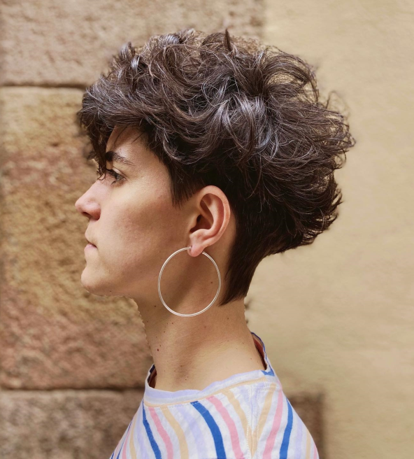 21 Frische Undercut Pixie Cuts für 2025: Die Trendfrisuren des Jahres
