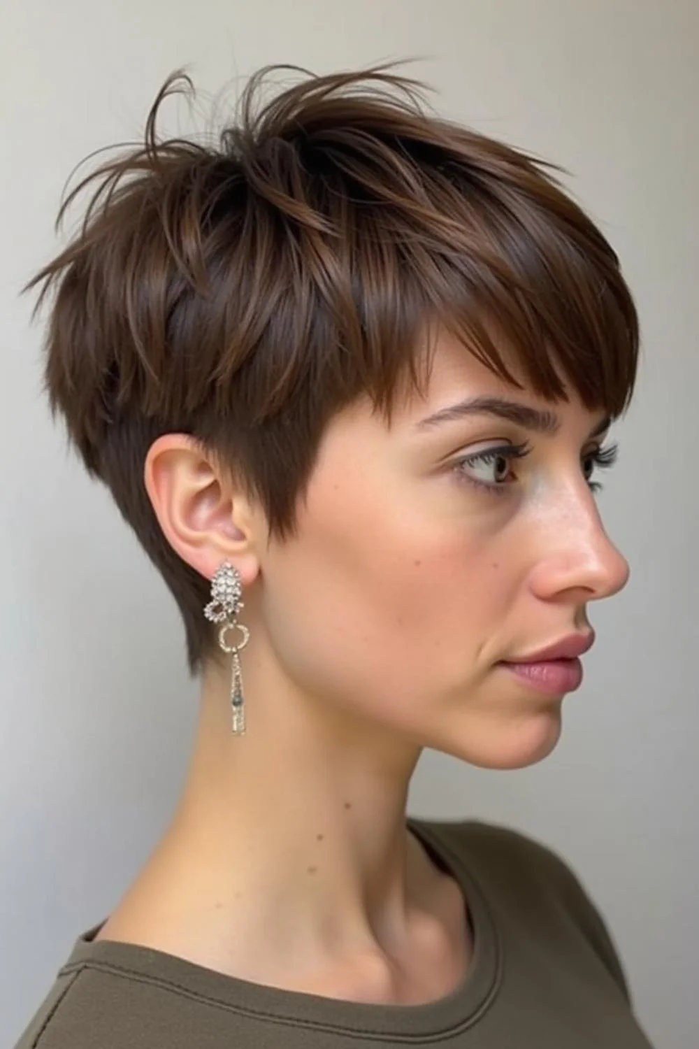 21 super schöne Pixie-Frisuren mit Pony für das Jahr 2025