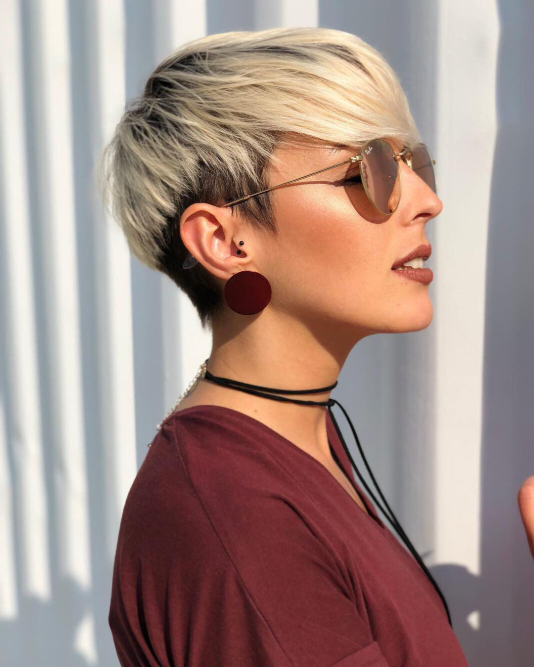 Kurz geschnitten, klar gesehen: Wie Brille und Kurzhaar perfekt harmonieren