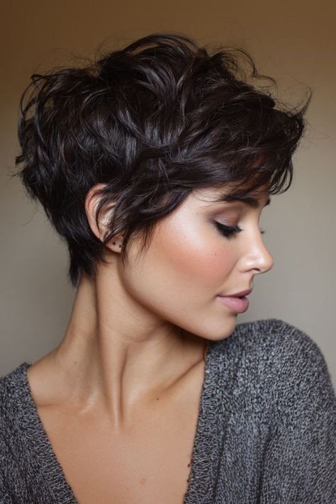 Moderne Kurzhaarfrisuren für jedes Alter und jeden Stil